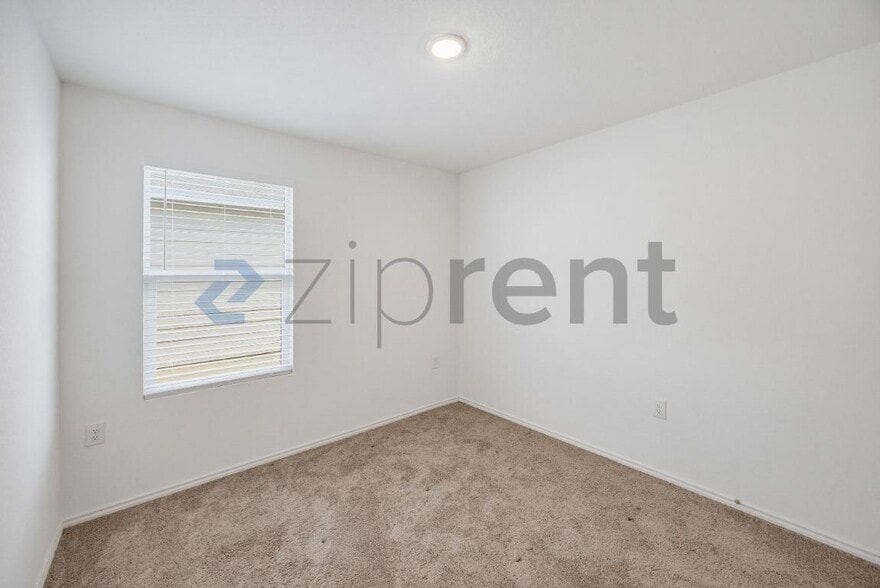 Building Photo - Unit