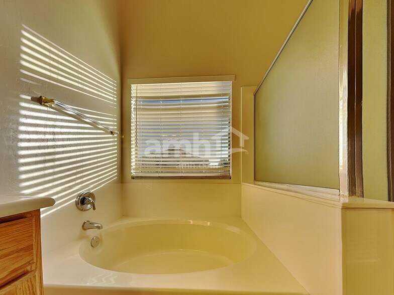 Building Photo - 8703 E Plata Ave