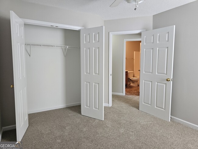 Building Photo - 502 Stonewood Pl