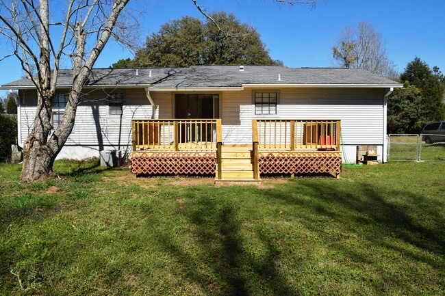 Building Photo - Charming 3 bedroom house for rent August 6, 2026, w/ a garage and privacy fenced back yard for $1...