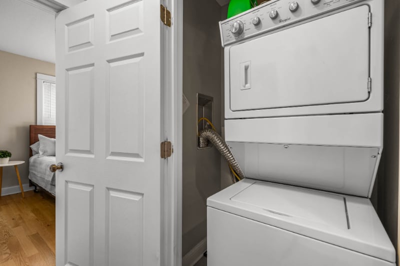 Building Photo - 2138 N Hubbard St