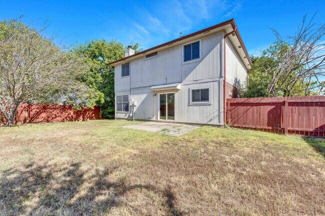 Building Photo - 3600 Cheyenne St