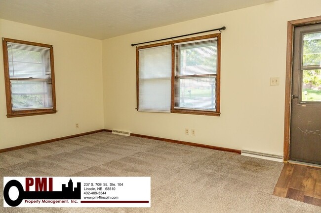 Building Photo - 2 Bedroom, 1 Bathroom House for Rent; Avai...
