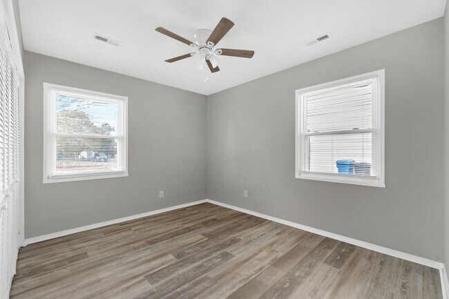 Building Photo - 328 Crisfield Rd