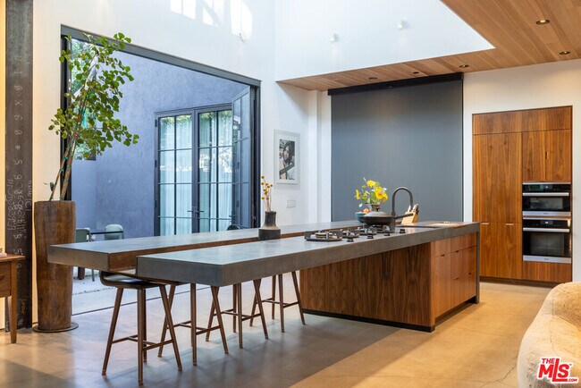 Building Photo - 746 Marco Pl