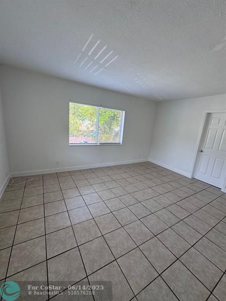 Building Photo - 701 SW 14th Ave