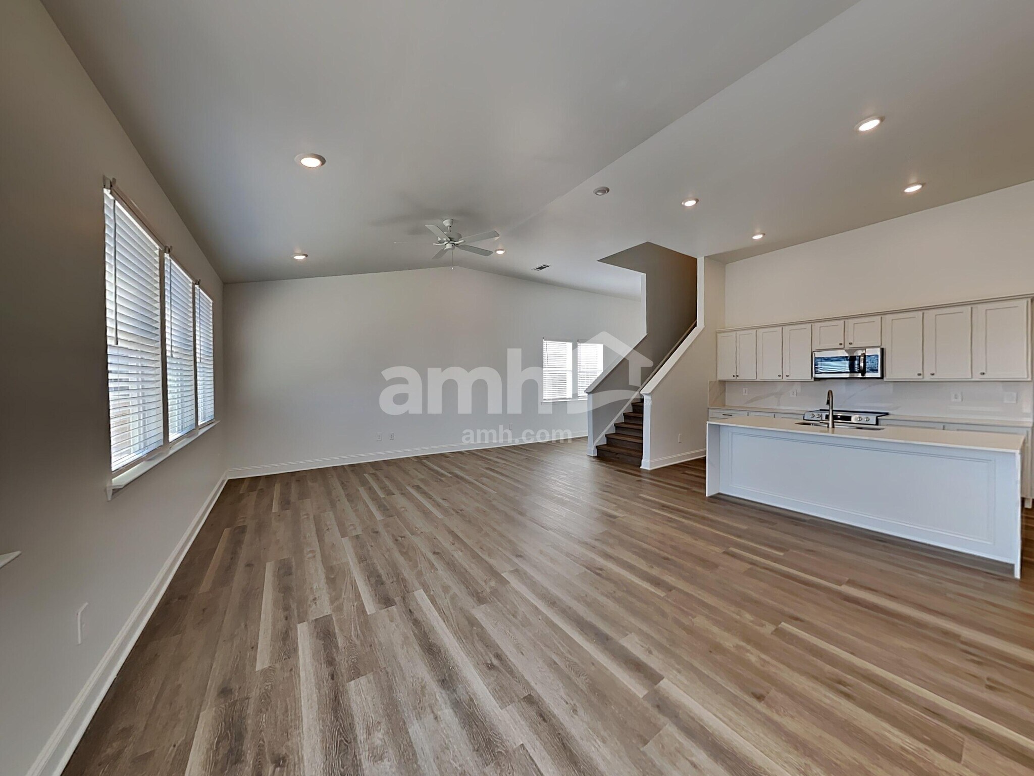 Building Photo - 204 Chase Ln