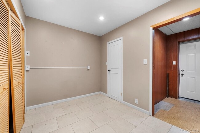 Building Photo - 3 Fredrick Dr