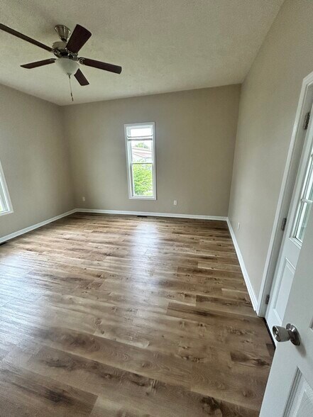 Building Photo - 908 Garfield Ave