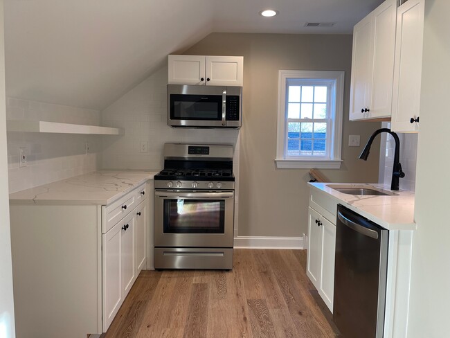 Building Photo - 308 Cooper St