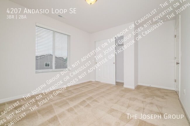 Building Photo - 4207 Andasio Loop SE