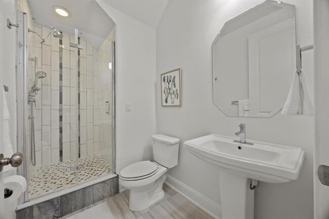 Building Photo - 5305 Mandevilla Dr