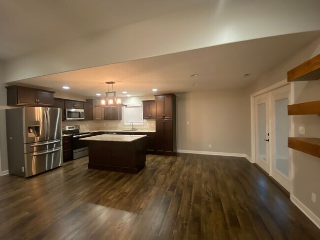 Building Photo - Southwest Columbia Home