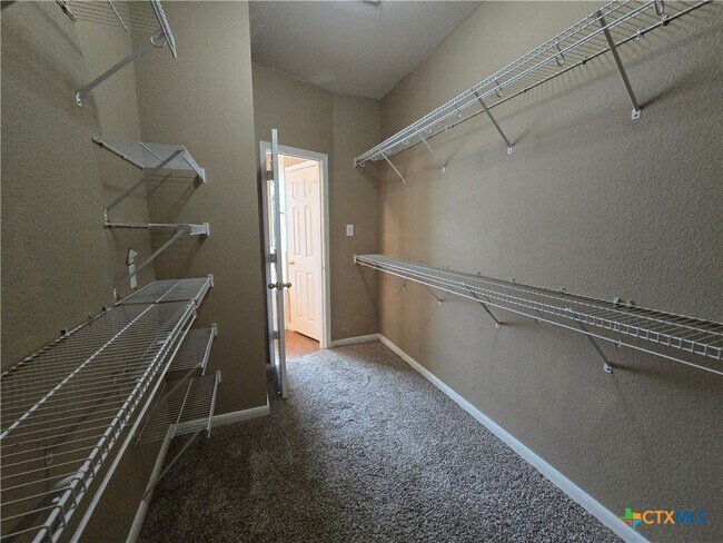Building Photo - 2043 Carlisle Castle Dr