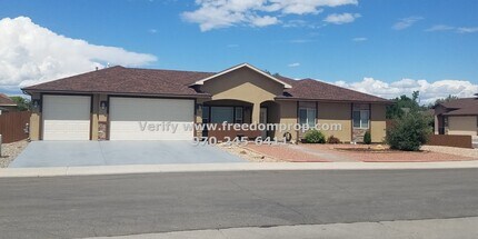 Building Photo - Newer 4 Bedroom 2 Bath Fruita