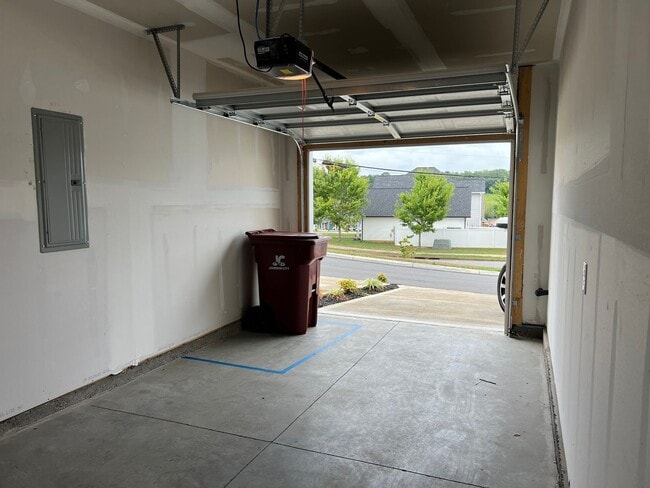 Building Photo - Beautiful Condo located in North Johnson City