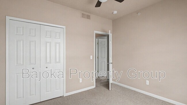 Building Photo - 43018 Burlington Dr