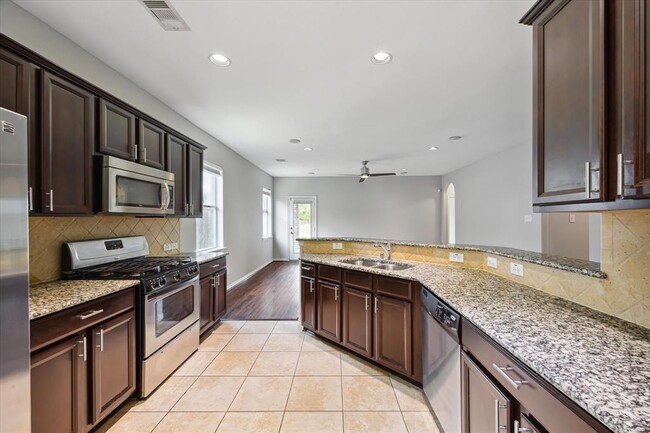 Building Photo - 3105 W Trail Dr