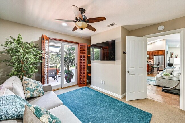 Building Photo - 1519 Via Hacienda