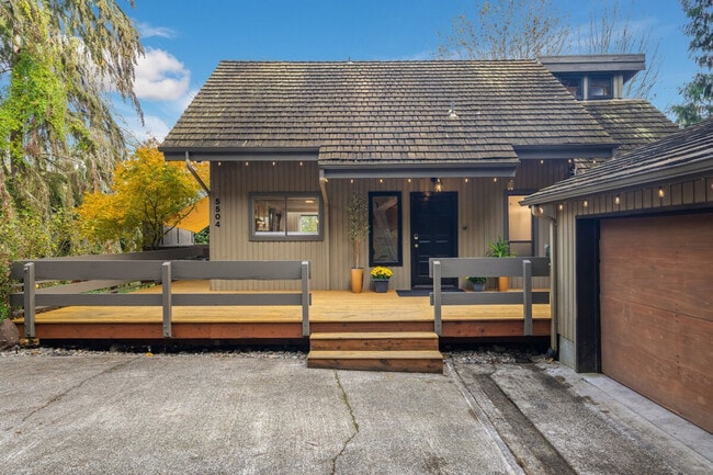 Building Photo - 5504 NE 190th St