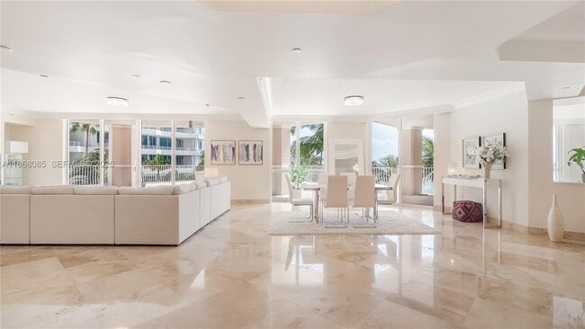 Building Photo - 1460 S Ocean Blvd