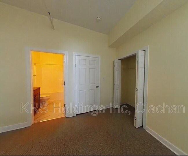 Building Photo - 123 E Broad St