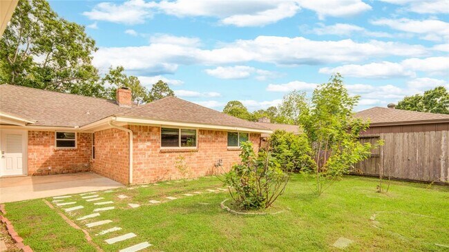 Building Photo - 2706 Williams Grant