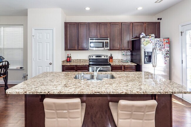 Building Photo - 3 Bedroom, 2.5 Bathroom Home in Eagle Run - Ladson