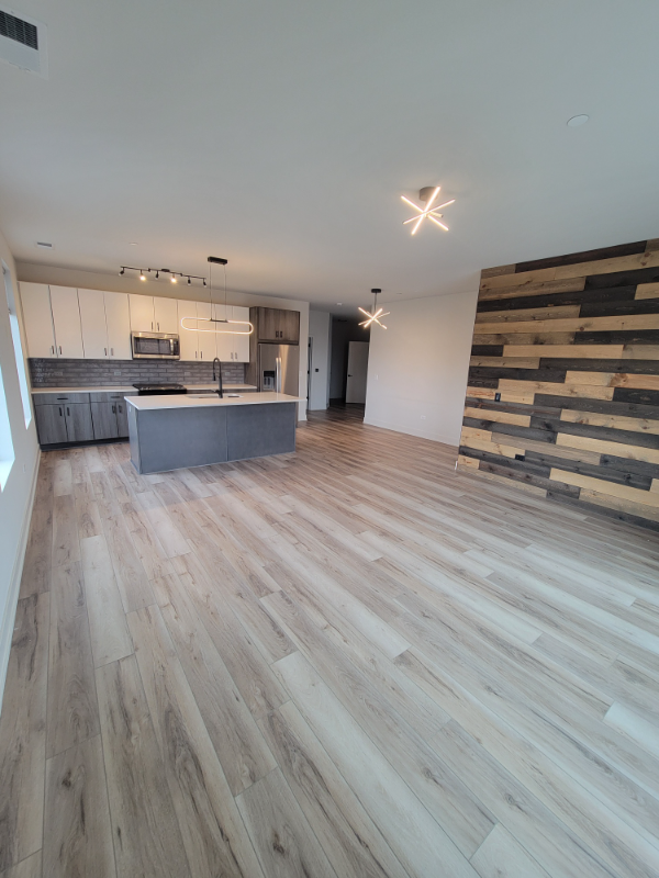 Building Photo - 302 W Liberty Dr