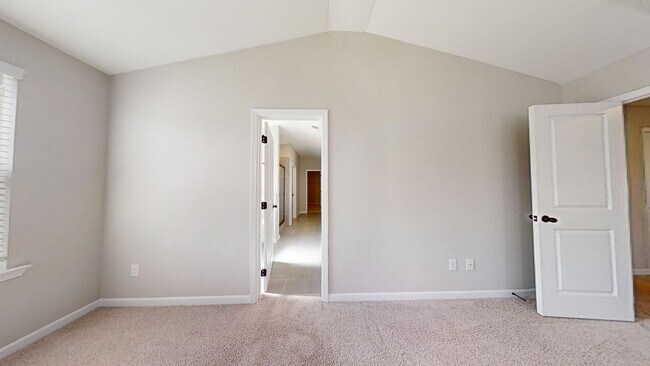 Building Photo - Large Home in The Preserve