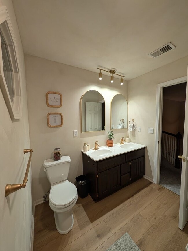 Building Photo - SEE IT NOW: Stunning 4-Bedroom Home on a Q...