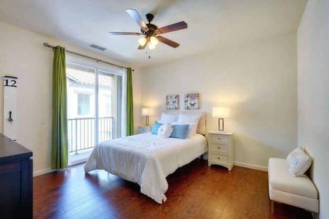 Building Photo - SAN JOSE - Well Maintained Tri-Level 2/2.5 Townhouse