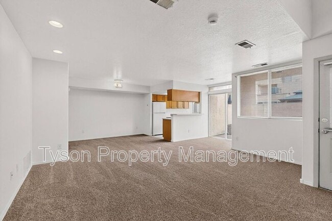 Building Photo - 1732 Del Cielo Dr NW