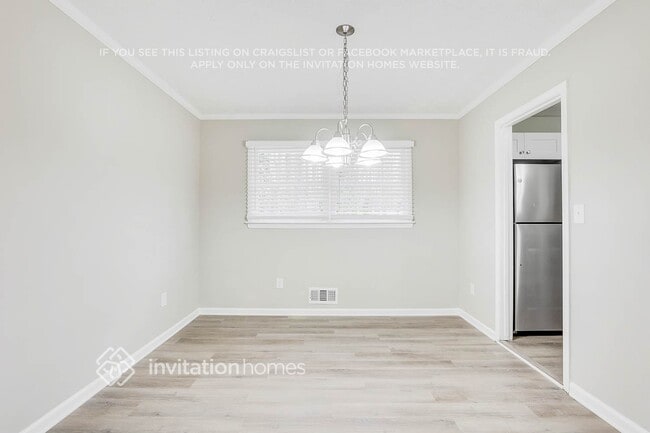 Building Photo - 3370 Creekway Dr