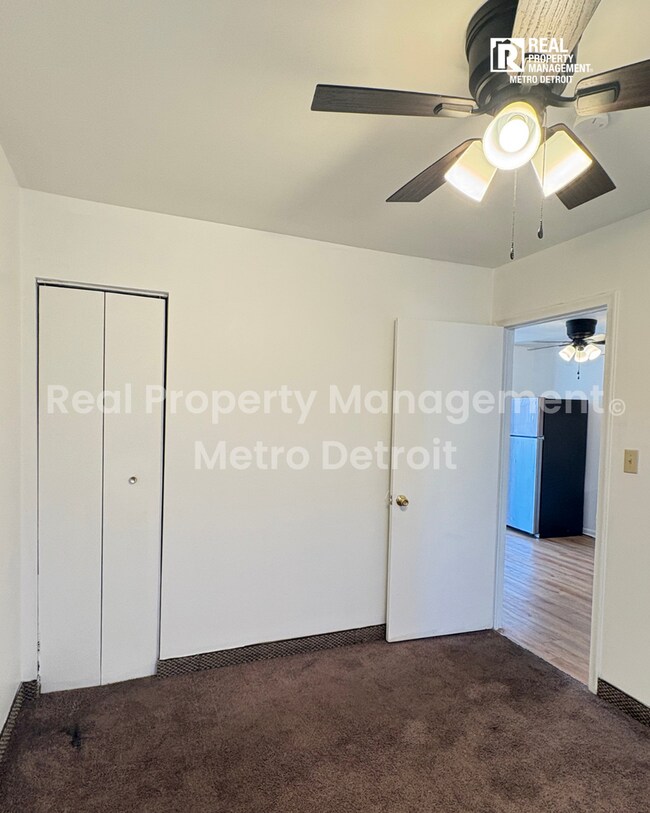 Building Photo - COZY 1-BEDROOM APARTMENT
