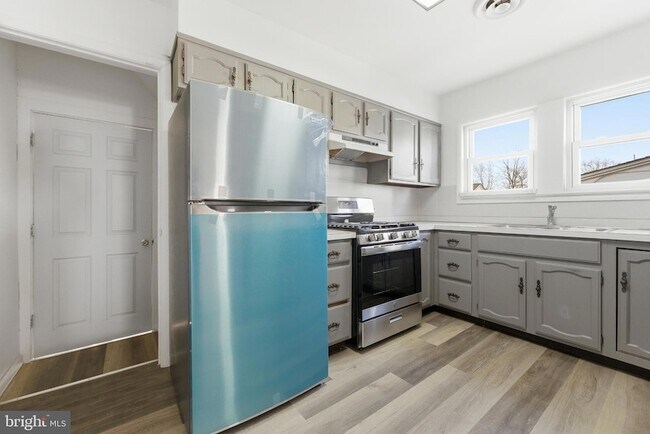 Building Photo - 140 Maddock Ave