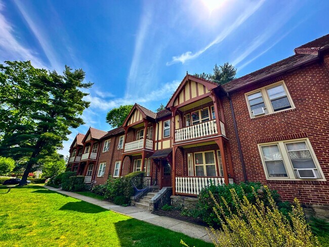 Interior Photo - Windermere Court