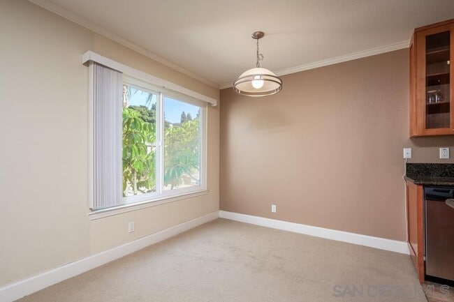 Building Photo - 8529 Villa La Jolla Dr