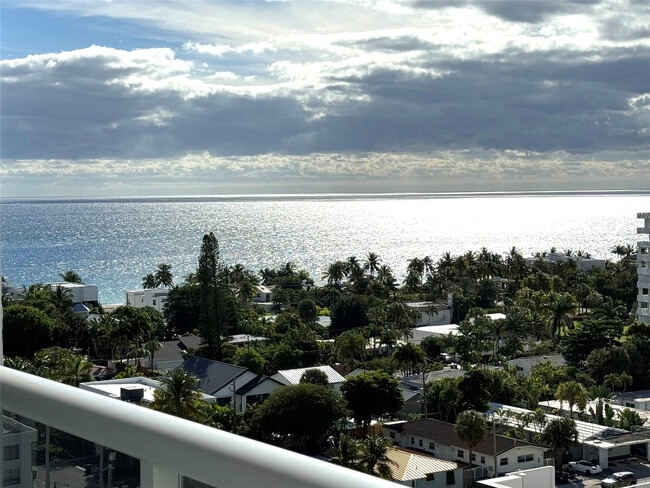 Building Photo - 3015 N Ocean Blvd