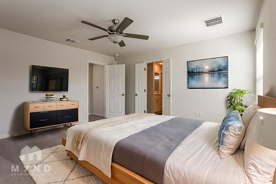 Building Photo - 2909 Salvidar Bend