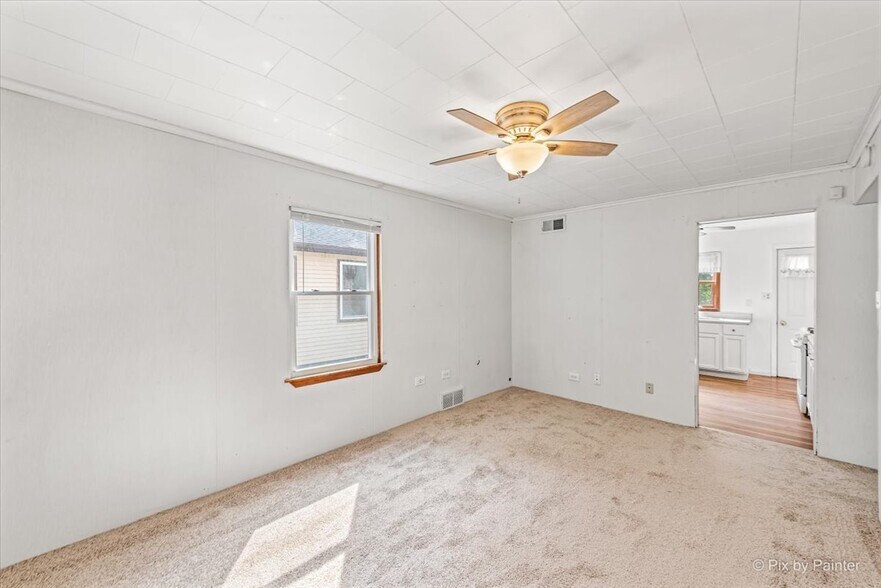 Living Room - 6425 Maple Ave