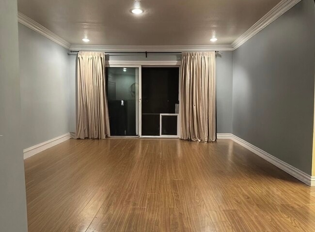 Building Photo - 211 Briarwood