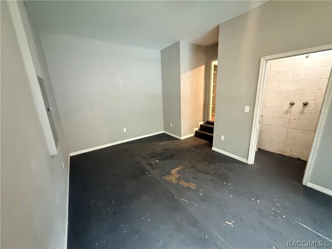 Building Photo - 917 Zephyr St