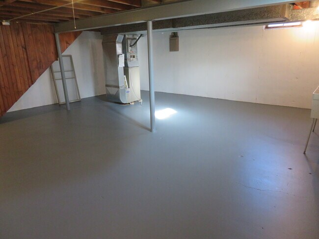 Building Photo - 5560 S Buckhorn Ave