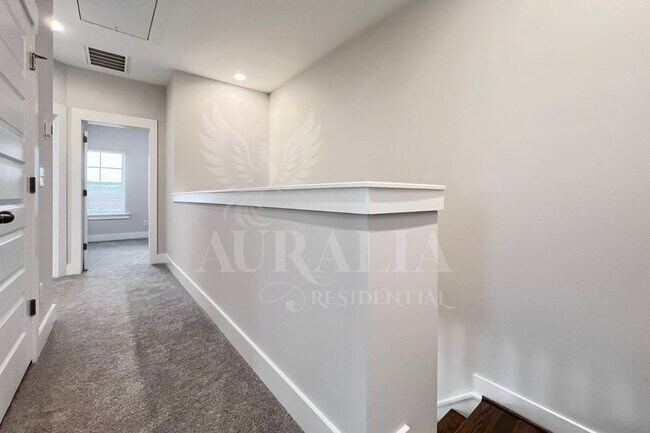 Building Photo - 8520 Silsbee Dr