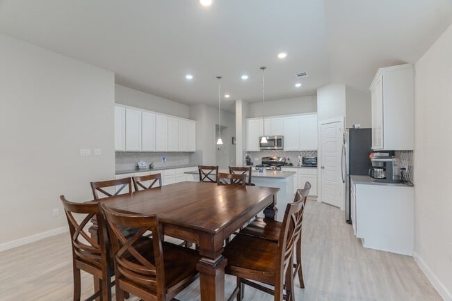 Building Photo - 22035 Juniper Crossing Dr