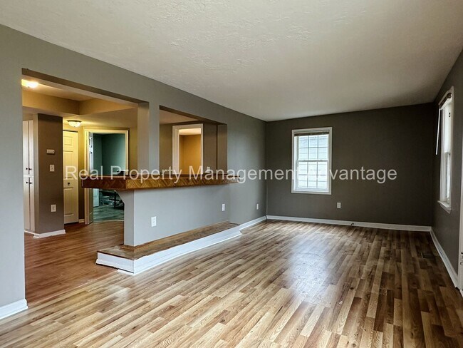 Building Photo - Cute Three-Bedroom with Large Deck!