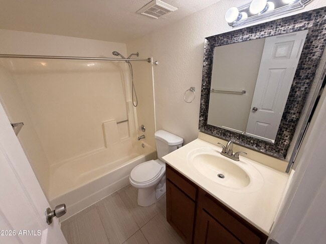 Building Photo - 616 S Hardy Dr