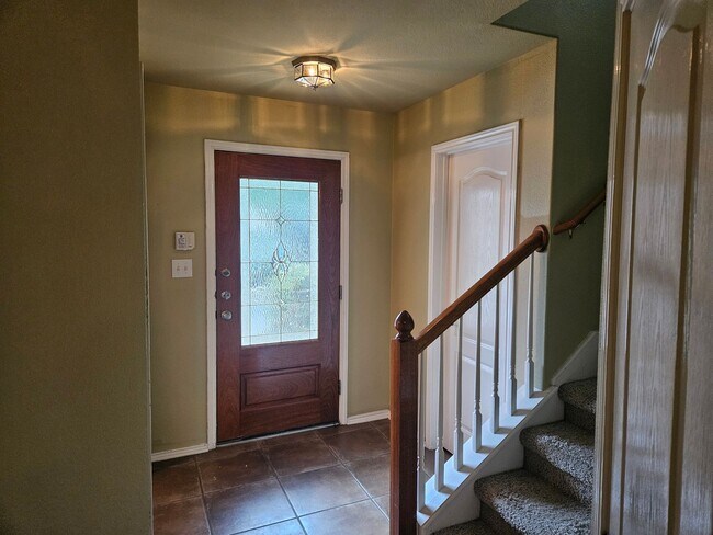 Building Photo - Garden Home in Gated Community