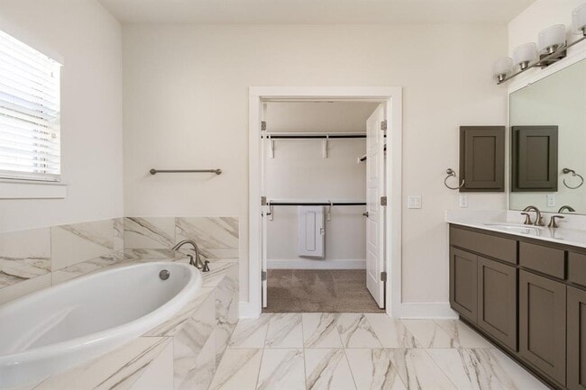 Building Photo - 2401 McBee St